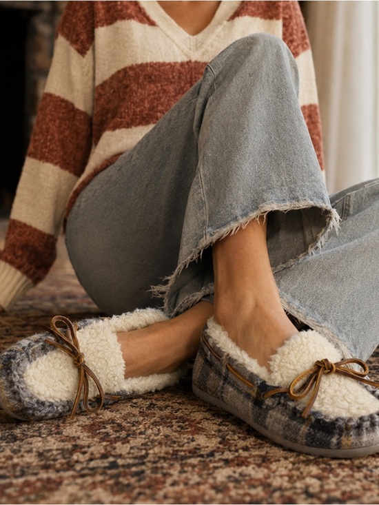 Minnetonka Shoes - Minnetonka Gray Plaid Wool Moccasin Slippers Size 9 Cabin Cozy Lodgecore